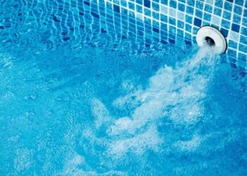 Come mantenere i vermi fuori dalla piscina interrata durante l’inverno con il robot piscina