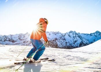 Dove imparare a sciare: lezioni per principianti e corsi avanzati in Italia