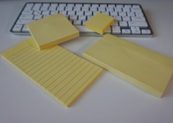 Piccoli accessori, grande impatto: cosa non può mancare in ufficio