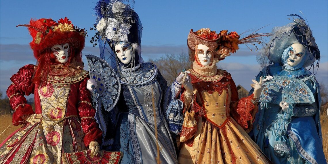 Simón Party: tutto ciò che occorre per una indimenticabile festa di gruppo in costume