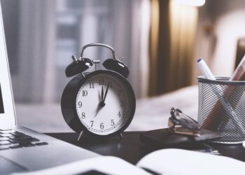 Nel cuore della scrivania: l’ordine che ispira la mente